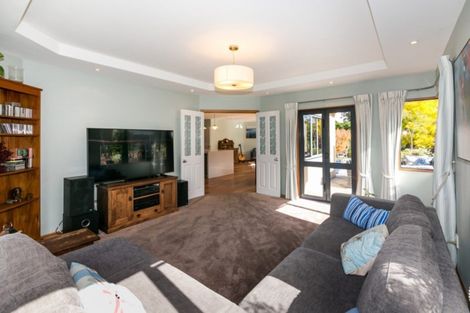 Photo of property in 14 Washington Place, Havelock North, 4130