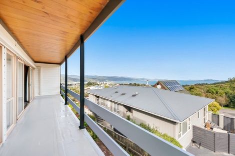 Photo of property in 12 Laurel Grove, Maungaraki, Lower Hutt, 5010