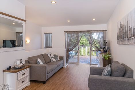 Photo of property in 1/206 Manuka Road, Bayview, Auckland, 0629