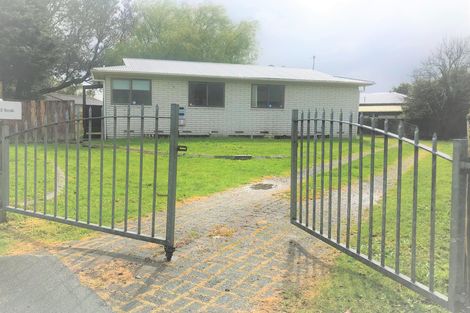 Photo of property in 20 Pukeroa Place, Papakura, 2110
