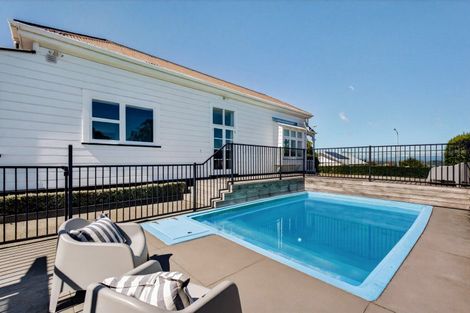 Photo of property in 9 Cobden Crescent, Bluff Hill, Napier, 4110