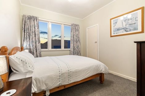 Photo of property in 10 Savoy Road, Glen Eden, Auckland, 0602