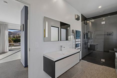 Photo of property in 60 Cunninghams Drive, Jacks Point, Queenstown, 9371