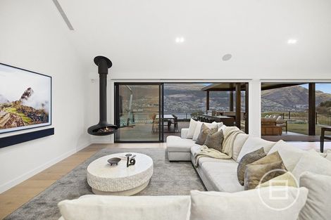 Photo of property in 5 Red Deer Rise, Kelvin Heights, Queenstown, 9300