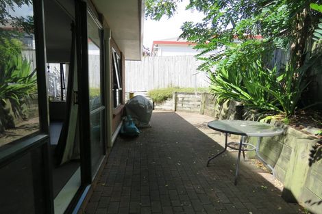 Photo of property in 6 Skybird Place, Glen Eden, Auckland, 0602