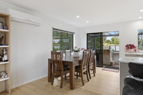 Photo of property in 24 Cemetery Road, Waiuku, 2123