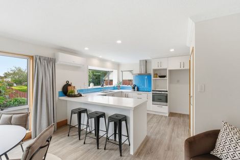 Photo of property in 7 Broadfell Avenue, Avonhead, Christchurch, 8042