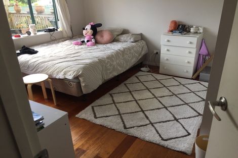 Photo of property in 3179 Great North Road, New Lynn, Auckland, 0600