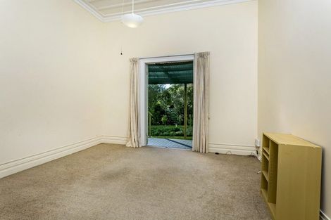 Photo of property in 120 Eskdale Road, Birkdale, Auckland, 0626