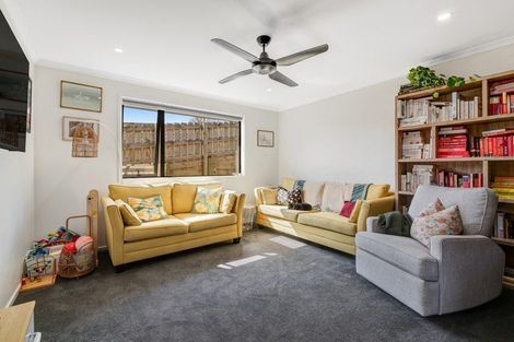 Photo of property in 9 St Julia Court, Helensville, 0800