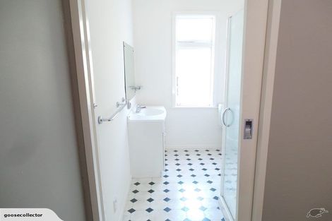 Photo of property in 90 Maupuia Road, Maupuia, Wellington, 6022