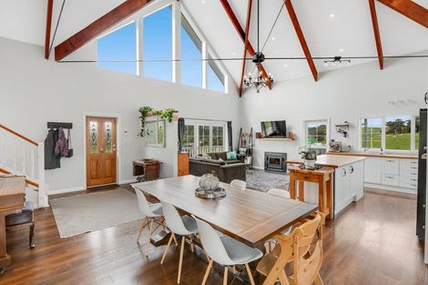 Photo of property in 346 Inland Road, Helensville, 0875