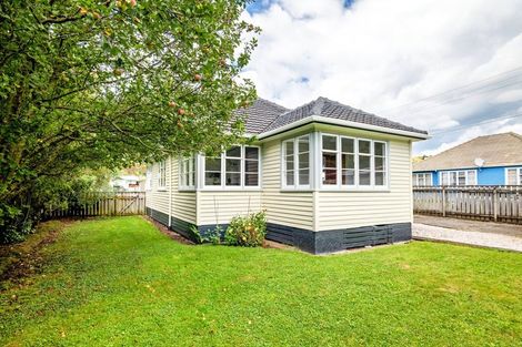 Photo of property in 124 Tipahi Street, Nelson South, Nelson, 7010