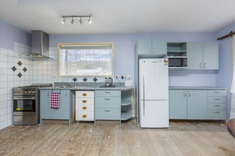 Photo of property in 16 Richard Grove, Stokes Valley, Lower Hutt, 5019