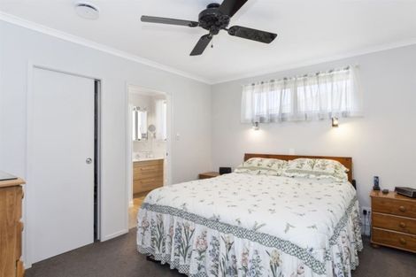 Photo of property in 1 Catamaran Way, Papamoa Beach, Papamoa, 3118