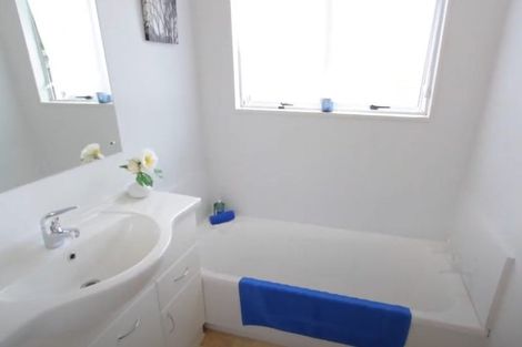 Photo of property in 64 Donovan Avenue, Massey, Auckland, 0614