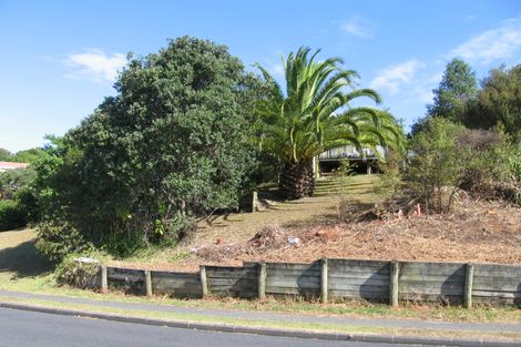 Photo of property in 180 Browns Bay Road, Murrays Bay, Auckland, 0630