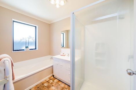 Photo of property in 4 Nevada Way, Kelvin Grove, Palmerston North, 4414