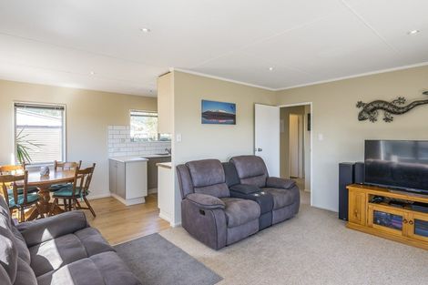 Photo of property in 15 Linwood Drive, Paraparaumu, 5032