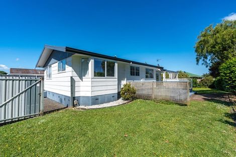 Photo of property in 17 Sandalwood Drive, Dinsdale, Hamilton, 3204