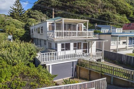 Photo of property in 25 Ocean Parade, Pukerua Bay, 5026