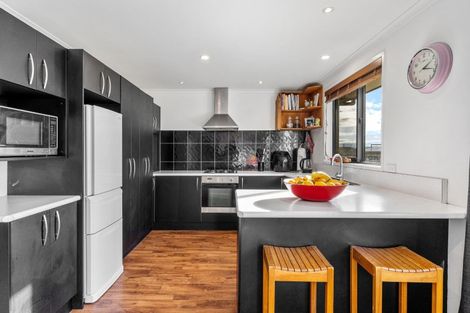 Photo of property in 21 Brompton Close, Richmond Heights, Taupo, 3330