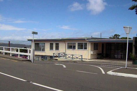 Photo of property in 2 Garden Road, Northland, Wellington, 6012