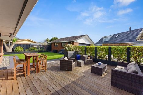 Photo of property in 5 Oakwood Grove, Paraparaumu Beach, Paraparaumu, 5032