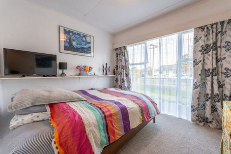 Photo of property in 15 Rugby Street, Waimate, 7924