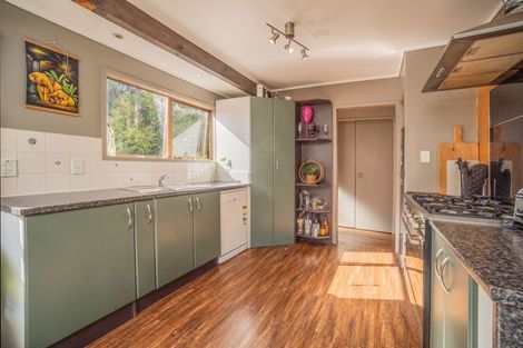 Photo of property in 13 Wirihana Road, Titirangi, Auckland, 0604