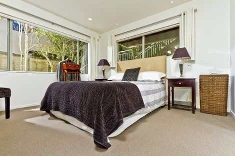 Photo of property in 26/15 Bush Lane, Northcote Point, Auckland, 0627