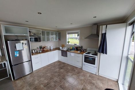 Photo of property in 25b Omega Street, Newlands, Wellington, 6037