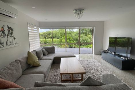 Photo of property in 17 Meteor Place, Schnapper Rock, Auckland, 0632