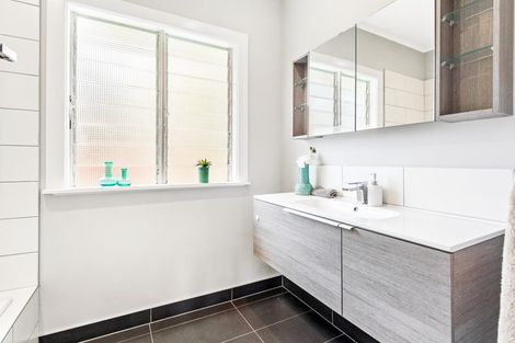 Photo of property in 60 Pomaria Road, Henderson, Auckland, 0610