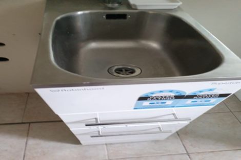 Photo of property in 9 Merchant Avenue, Te Atatu South, Auckland, 0610