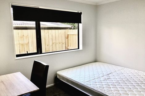 Photo of property in 425d Great South Road, Opaheke, 2113