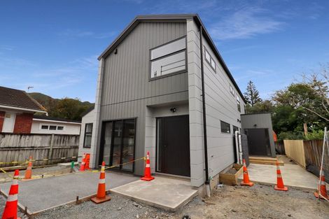 Photo of property in 137 Whites Line East, Waiwhetu, Lower Hutt, 5010