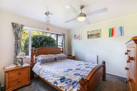 Photo of property in 28 Moffat Road, Red Beach, 0932