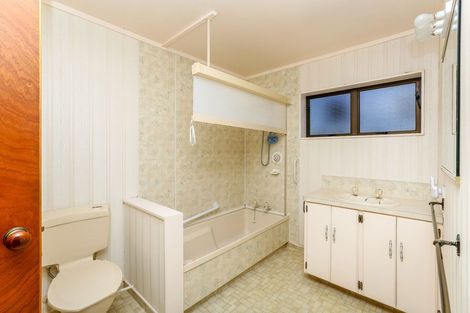 Photo of property in 10 Roy Terrace, Moturoa, New Plymouth, 4310