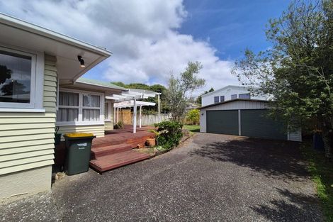 Photo of property in 16 Sylvia Road, Hillcrest, Auckland, 0627