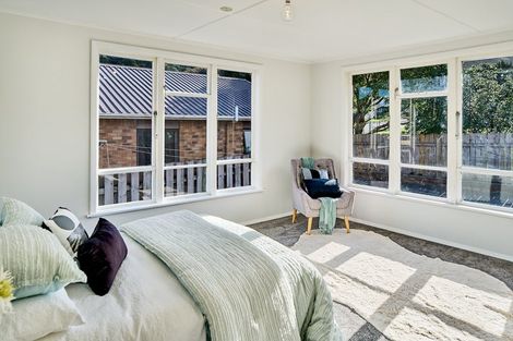 Photo of property in 38a Victory Crescent, Tawa, Wellington, 5028