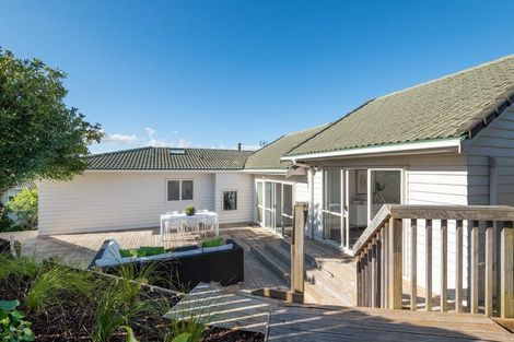 Photo of property in 14 Mcfetridge Place, Hillcrest, Auckland, 0627