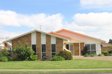 Photo of property in 8 Russley Drive, Mount Maunganui, 3116
