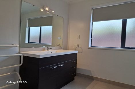 Photo of property in 4 Shiraz Place, Henderson, Auckland, 0612