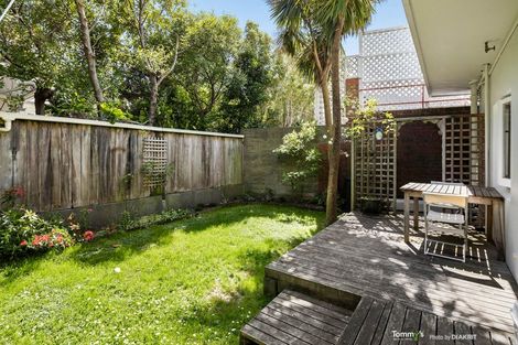 Photo of property in Hobson Flats, 1u2 Hobson Street, Pipitea, Wellington, 6011