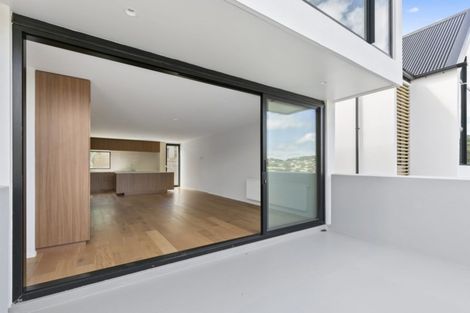 Photo of property in 75 Melbourne Road, Island Bay, Wellington, 6023