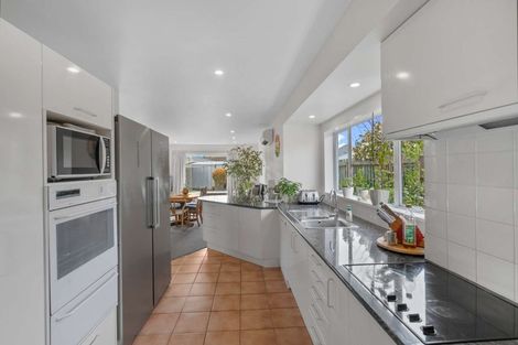 Photo of property in 73 Greendale Avenue, Avonhead, Christchurch, 8042