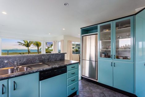 Photo of property in 35 Oakpark Place, West Harbour, Auckland, 0618