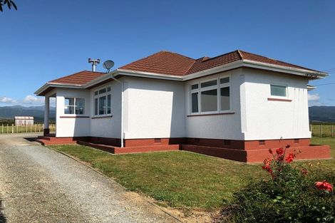 Photo of property in 185 Arapaepae Road, Levin, 5571