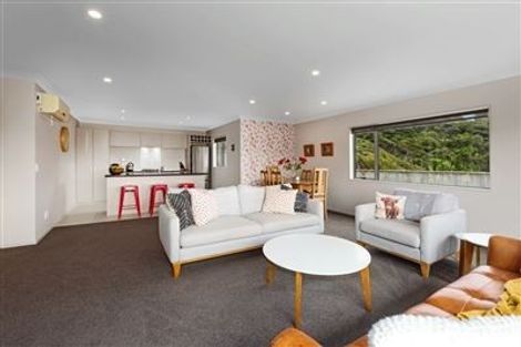 Photo of property in 4 Gennaker Lane, Whitby, Porirua, 5024
